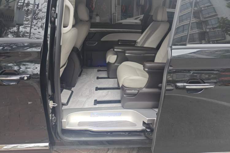 Used GAC Trumpchi M8 2021 Lingxiu Series 390T Deluxe Edition Left Rear Seat