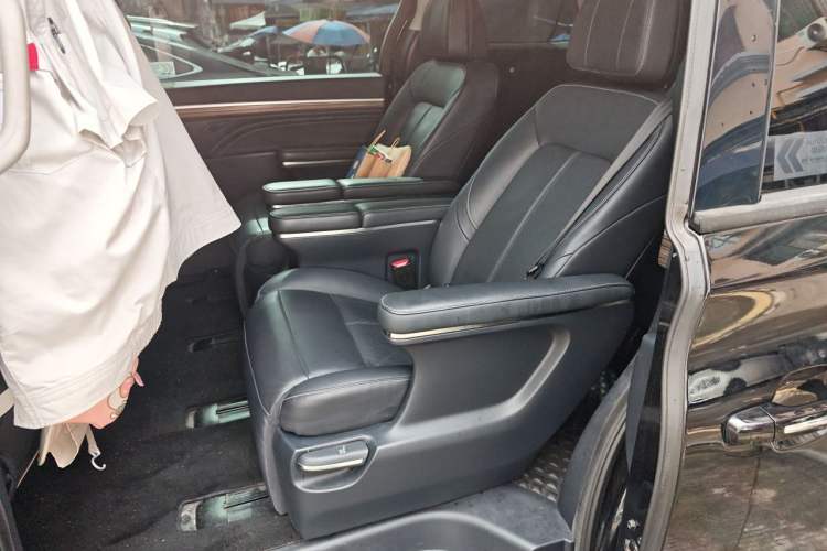 Used GAC Trumpchi M8 2021 Master Series 390T Deluxe Wellness Edition Left Rear Seat