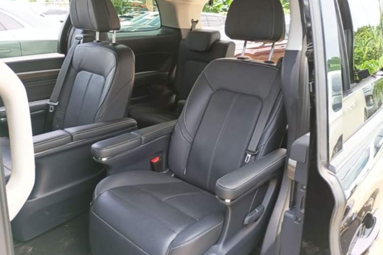 Used GAC Trumpchi M8 2021 Lingxiu Series 390T Deluxe Edition Left Rear Seat