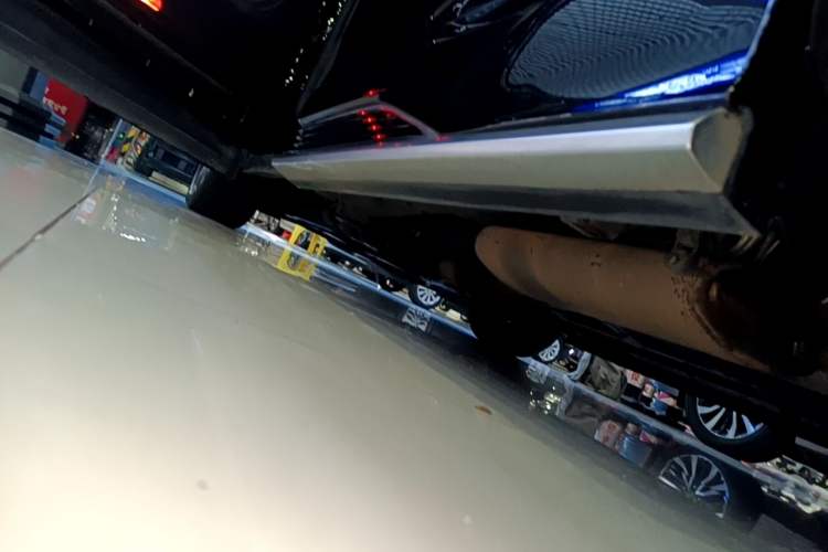 Used GAC Trumpchi M8 2021 Master Series 390T Prestige Edition Left Side Sill