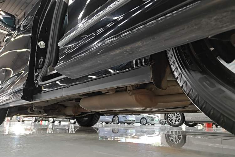 Used GAC Trumpchi M8 2021 Lingxiu Series 390T Deluxe Edition Left Side Sill