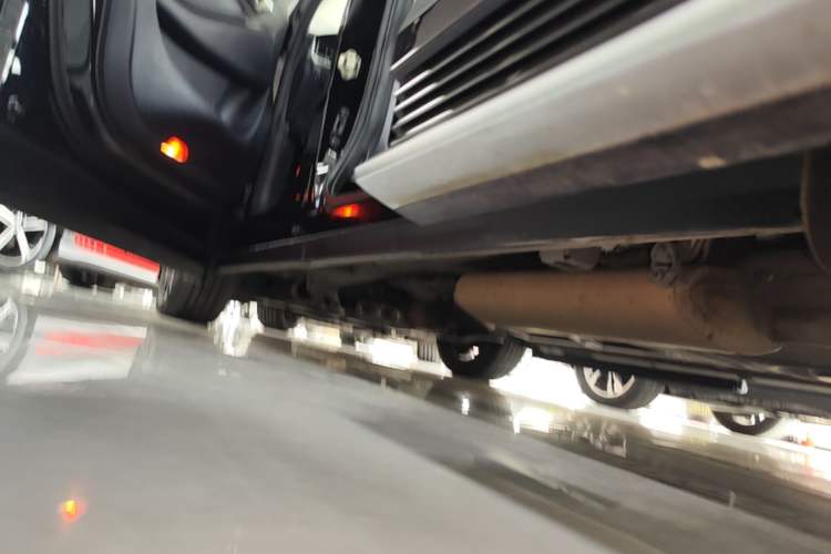 Used GAC Trumpchi M8 2021 Master Series 390T Prestige Edition Left Side Sill