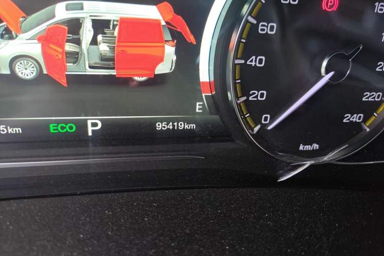Used GAC Trumpchi M8 2021 Lingxiu Series 390T Luxury Edition Odometer Close Up