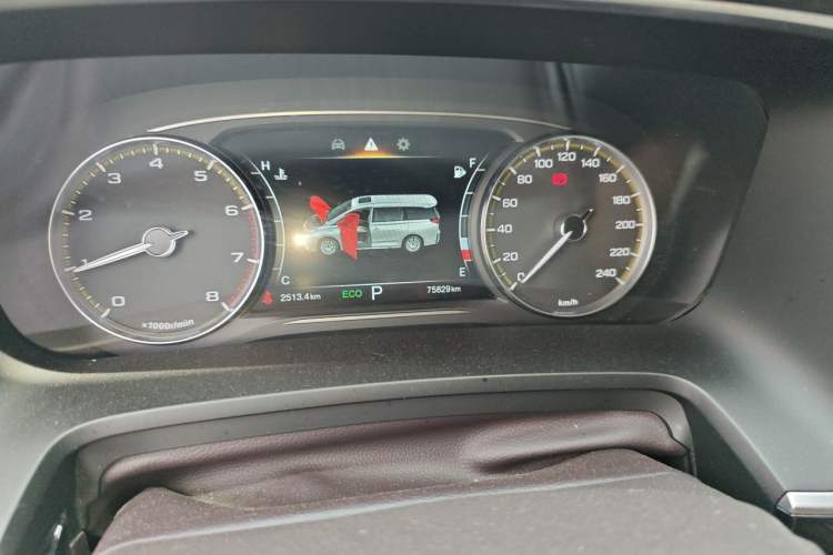 Used GAC Trumpchi M8 2021 Lingxiu Series 390T Deluxe Edition Odometer Close Up