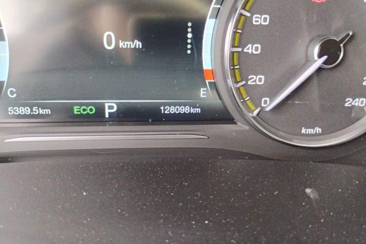 Used GAC Trumpchi M8 2021 Lingxiu Series 390T Luxury Edition Odometer Close Up