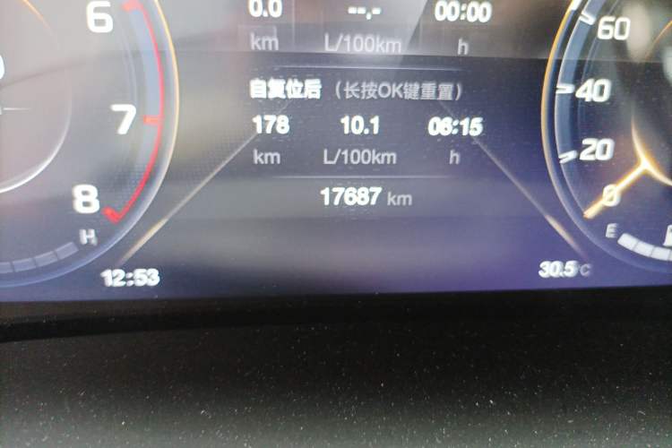 Used GAC Trumpchi M8 2021 Master Series 390T Ultimate Edition Odometer Close Up