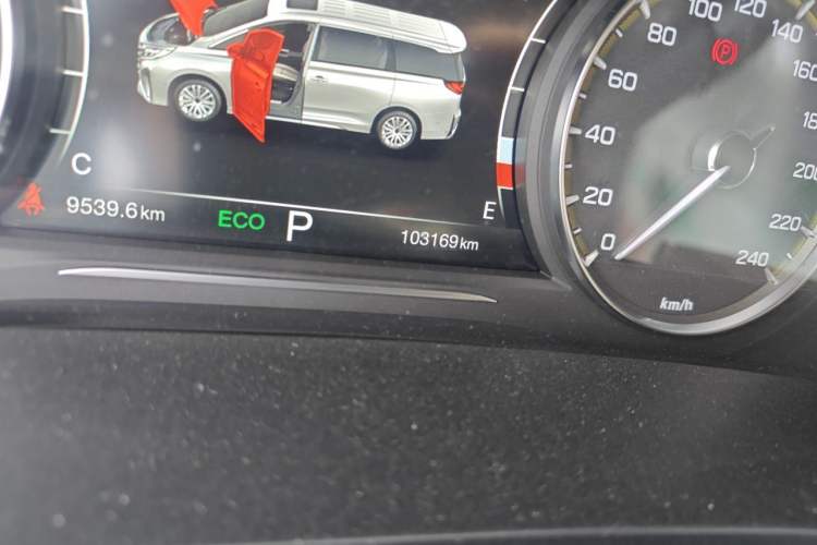 Used GAC Trumpchi M8 2021 Lingxiu Series 390T Deluxe Edition Odometer Close Up