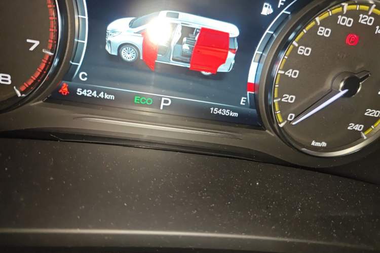 Used GAC Trumpchi M8 2021 Revised Version Lingxiu Series 390T Luxury Edition Odometer Close Up