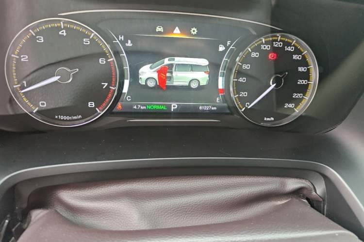 Used GAC Trumpchi M8 2021 Revised Version Lingxiu Series 390T Luxury Edition Odometer Close Up