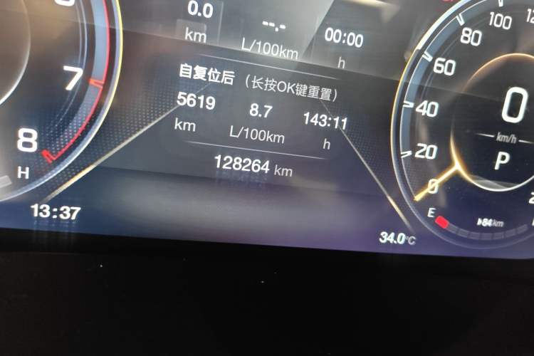 Used GAC Trumpchi M8 2021 Master Series 390T Prestige Edition Odometer Close Up