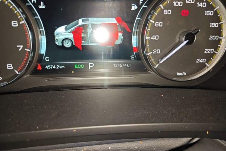 Used GAC Trumpchi M8 2021 Lingxiu Series 390T Deluxe Edition Odometer Close Up