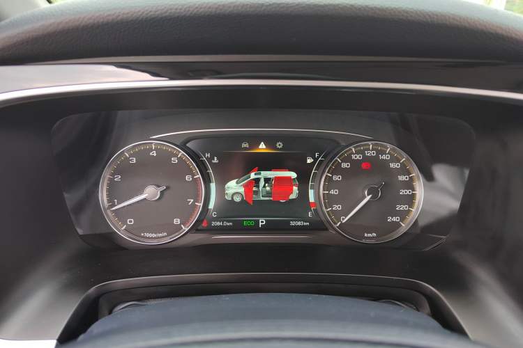 Used GAC Trumpchi M8 2021 Lingxiu Series 390T Deluxe Edition Odometer Close Up