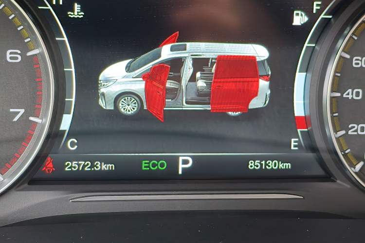 Used GAC Trumpchi M8 2021 Lingxiu Series 390T Luxury Edition Odometer Close Up