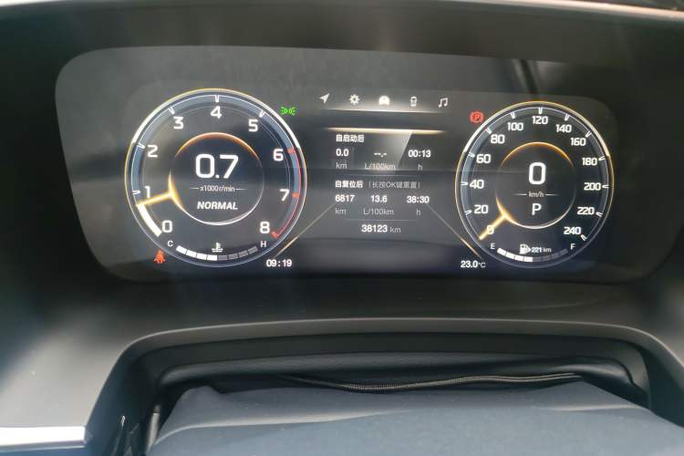 Used GAC Trumpchi M8 2021 Lingxiu Series 390T Deluxe Edition Odometer Close Up