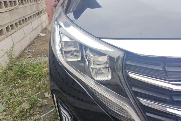 Used GAC Trumpchi M8 2021 Lingxiu Series 390T Deluxe Edition Right Front Headlight