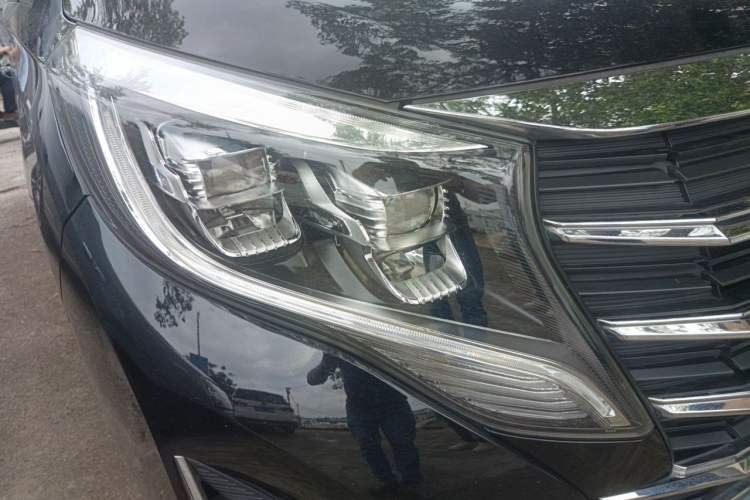 Used GAC Trumpchi M8 2021 Lingxiu Series 390T Deluxe Edition Right Front Headlight