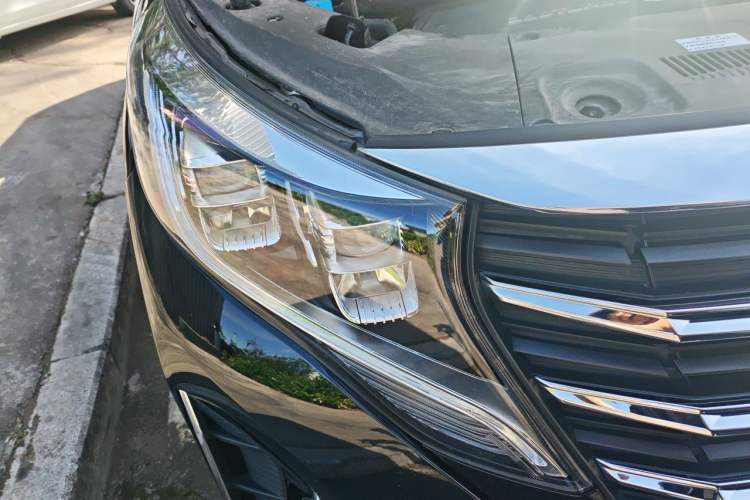 Used GAC Trumpchi M8 2021 Lingxiu Series 390T Ultimate Edition Right Front Headlight
