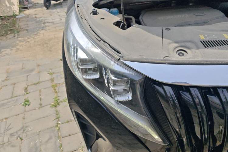 Used GAC Trumpchi M8 2021 Lingxiu Series 390T Deluxe Edition Right Front Headlight