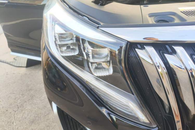 Used GAC Trumpchi M8 2021 Master Series 390T Ultimate Edition Right Front Headlight