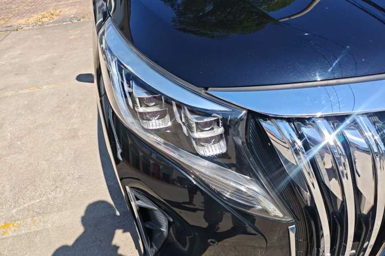 Used GAC Trumpchi M8 2021 Lingxiu Series 390T Ultimate Edition Right Front Headlight