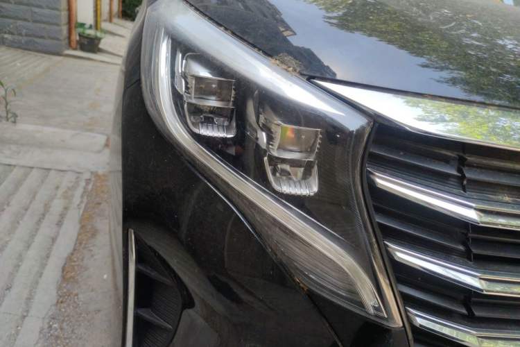 Used GAC Trumpchi M8 2021 Lingxiu Series 390T Deluxe Edition Right Front Headlight