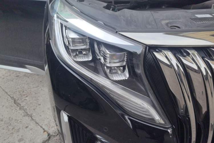 Used GAC Trumpchi M8 2021 Master Series 390T Ultimate Edition Right Front Headlight
