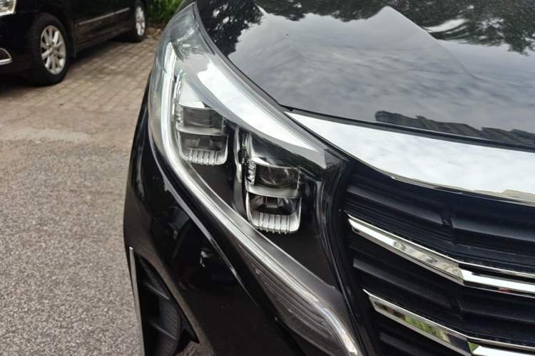 Used GAC Trumpchi M8 2021 Revised Version Lingxiu Series 390T Luxury Edition Right Front Headlight