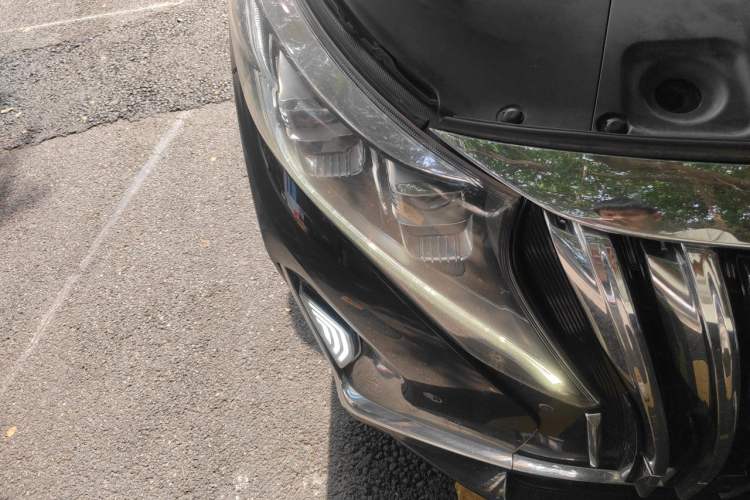 Used GAC Trumpchi M8 2021 Lingxiu Series 390T Ultimate Edition Right Front Headlight