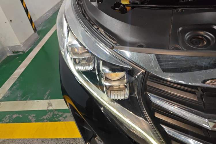 Used GAC Trumpchi M8 2021 Lingxiu Series 390T Deluxe Edition Right Front Headlight