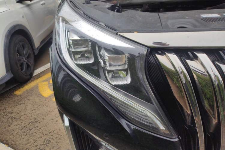 Used GAC Trumpchi M8 2021 Lingxiu Series 390T Flagship Edition Right Front Headlight