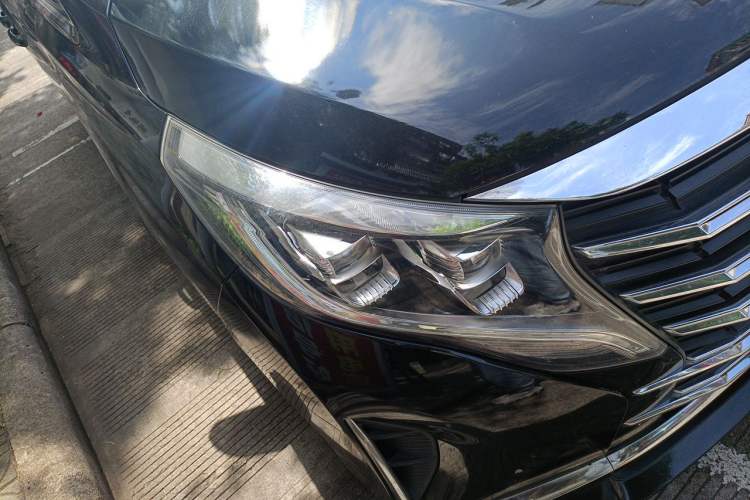 Used GAC Trumpchi M8 2021 Lingxiu Series 390T Deluxe Edition Right Front Headlight