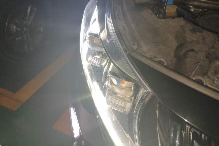 Used GAC Trumpchi M8 2021 Lingxiu Series 390T Deluxe Edition Right Front Headlight