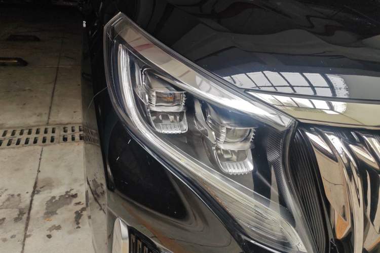 Used GAC Trumpchi M8 2021 Master Series 390T Ultimate Edition Right Front Headlight