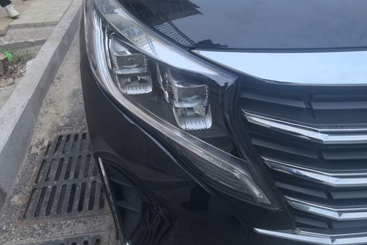 Used GAC Trumpchi M8 2021 Lingxiu Series 390T Deluxe Edition Right Front Headlight