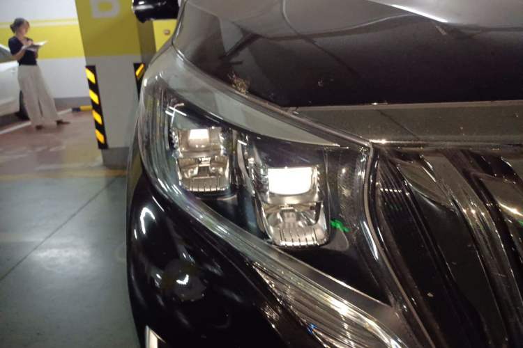 Used GAC Trumpchi M8 2021 Lingxiu Series 390T Ultimate Edition Right Front Headlight