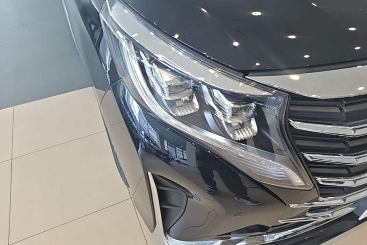 Used GAC Trumpchi M8 2021 Lingxiu Series 390T Ultimate Edition Right Front Headlight