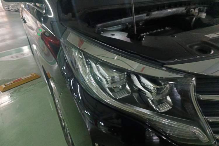 Used GAC Trumpchi M8 2021 Lingxiu Series 390T Deluxe Edition Right Front Headlight