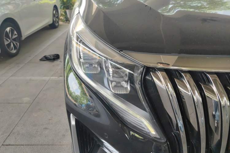 Used GAC Trumpchi M8 2021 Master Series 390T Ultimate Well-being Edition Right Front Headlight