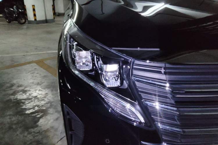 Used GAC Trumpchi M8 2021 Lingxiu Series 390T Ultimate Edition Right Front Headlight
