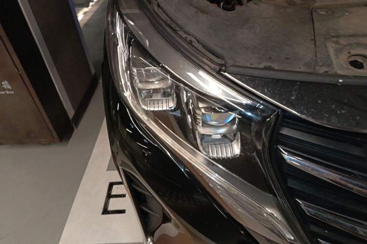 Used GAC Trumpchi M8 2021 Lingxiu Series 390T Deluxe Edition Right Front Headlight