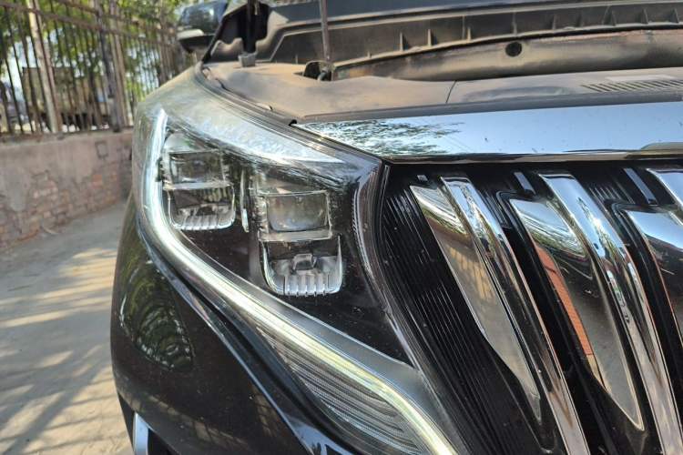 Used GAC Trumpchi M8 2021 Master Series 390T Ultimate Edition Right Front Headlight