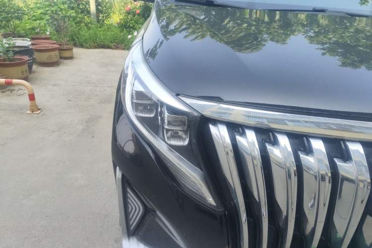 Used GAC Trumpchi M8 2021 Lingxiu Series 390T Ultimate Edition Right Front Headlight