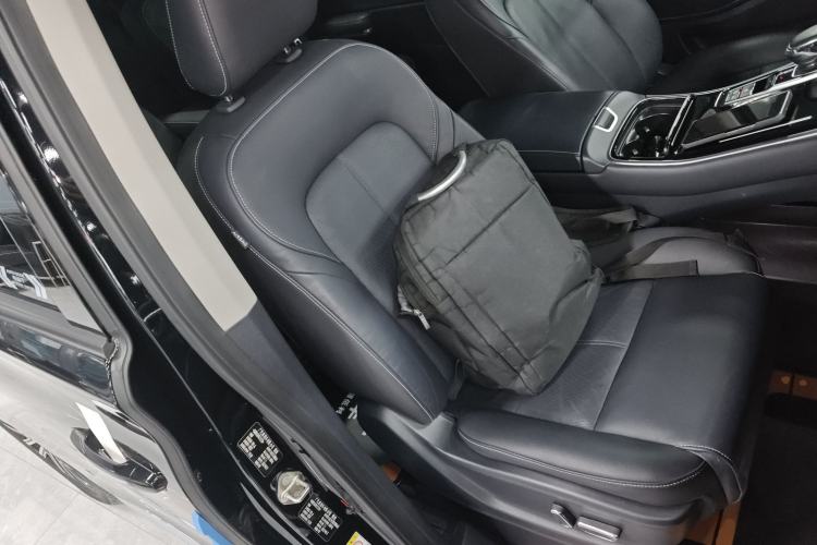 Used GAC Trumpchi M8 2021 Lingxiu Series 390T Supreme Wellness Edition Right Front Seat