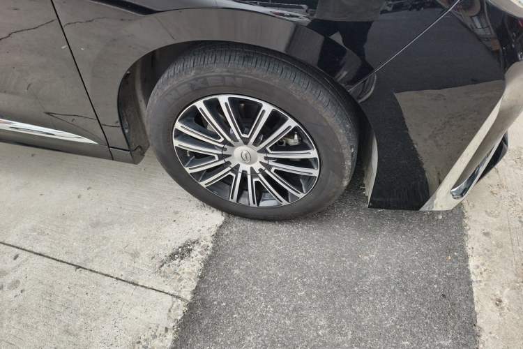 Used GAC Trumpchi M8 2021 Lingxiu Series 390T Ultimate Edition Right Front Wheel Hub
