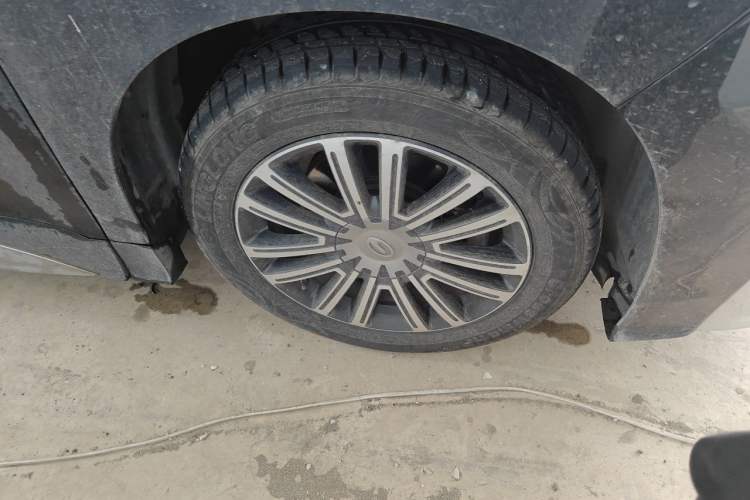 Used GAC Trumpchi M8 2021 Master Series 390T Prestige Edition Right Front Wheel Hub