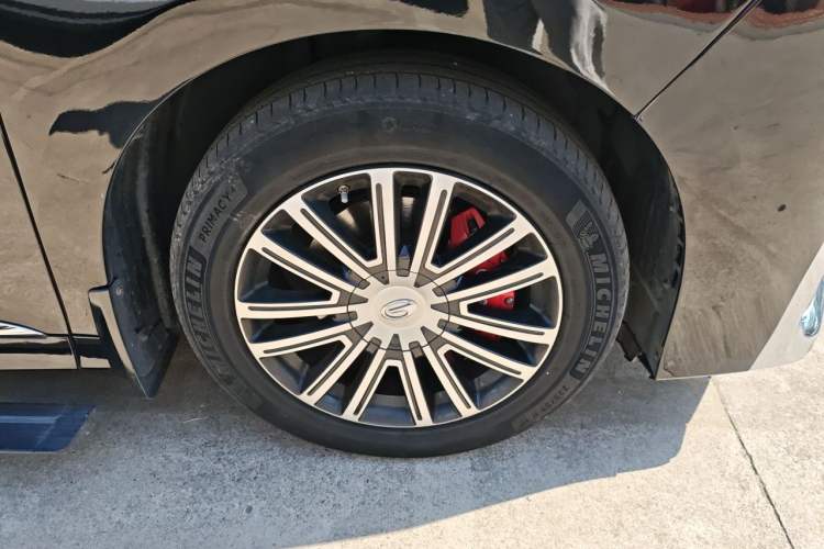 Used GAC Trumpchi M8 2021 Lingxiu Series 390T Ultimate Edition Right Front Wheel Hub