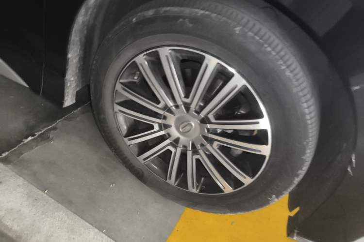 Used GAC Trumpchi M8 2021 Lingxiu Series 390T Ultimate Edition Right Front Wheel Hub