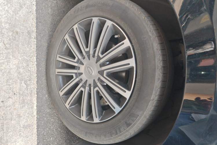 Used GAC Trumpchi M8 2021 Lingxiu Series 390T Flagship Edition Right Front Wheel Hub