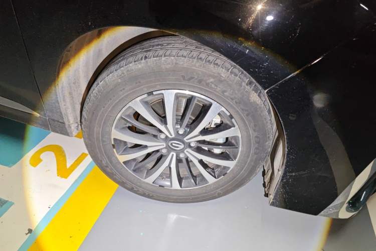 Used GAC Trumpchi M8 2021 Revised Version Lingxiu Series 390T Luxury Edition Right Front Wheel Hub