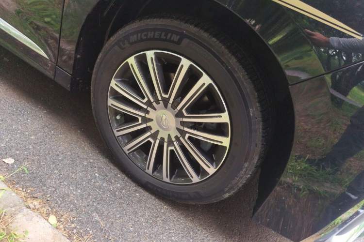 Used GAC Trumpchi M8 2021 Lingxiu Series 390T Ultimate Edition Right Front Wheel Hub